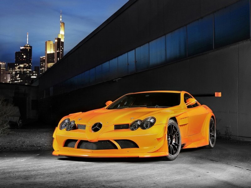 Желтый Мерседес Maclaren