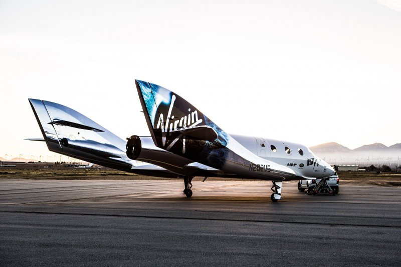 Virgin Galactic самолет