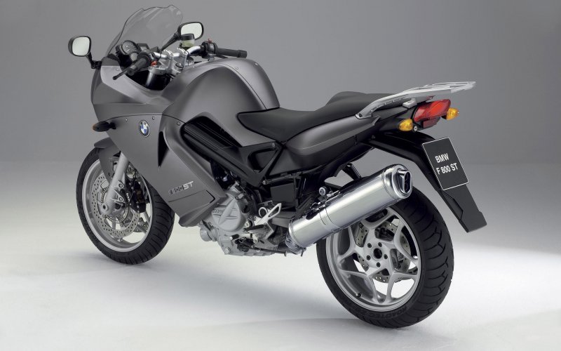 Мотоцикл БМВ f800st