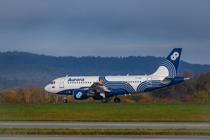 Самолет авиакомпании Аврора l400