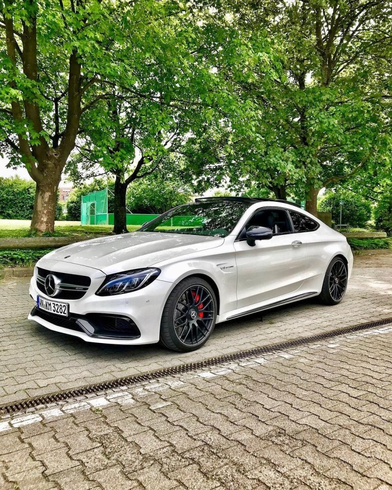Mercedes Benz c63 AMG