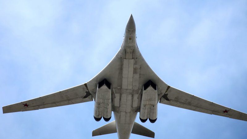 Белый лебедь самолет ту 160