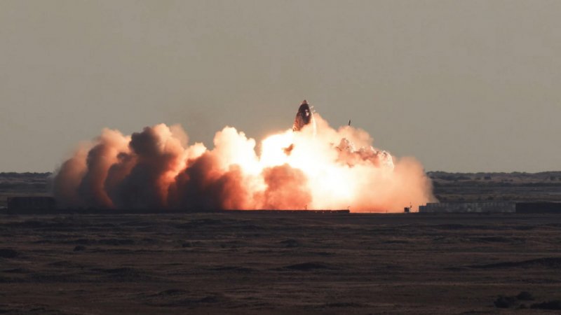 Взрыв прототипа космического корабля Starship.