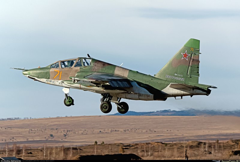 Истребитель Су 25