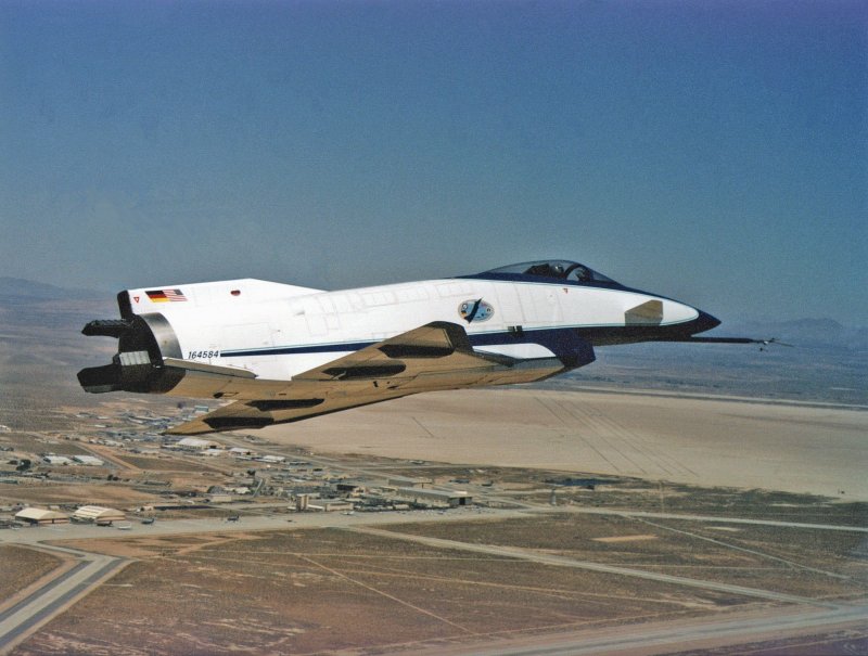 Экспериментальный самолет x-31a