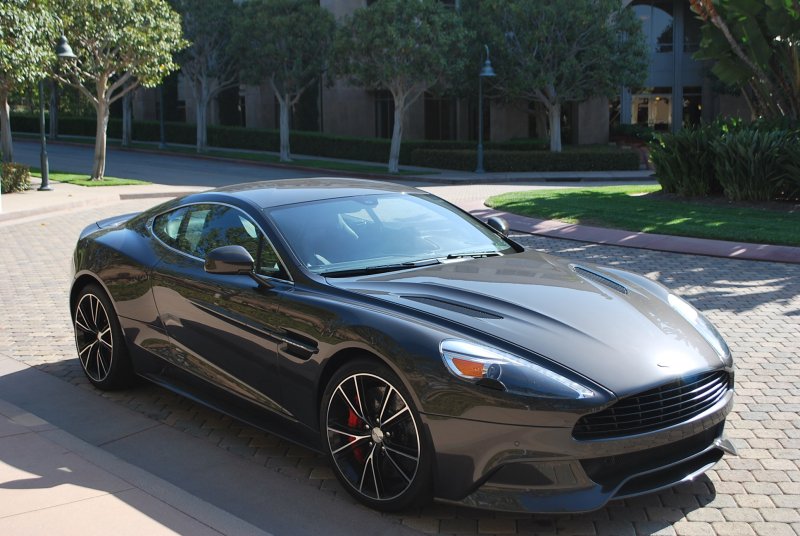 Aston Martin db9 2020