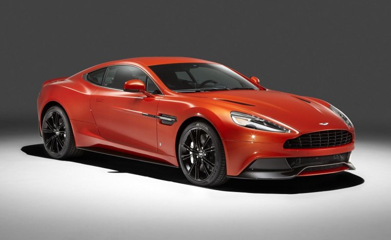 Aston Martin DBS Superleggera 2021