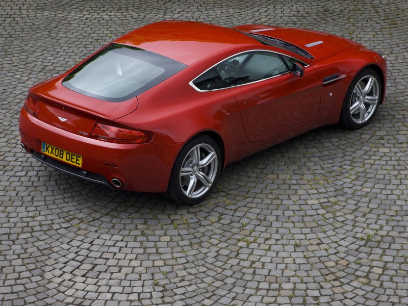 Aston Martin DBS 2010