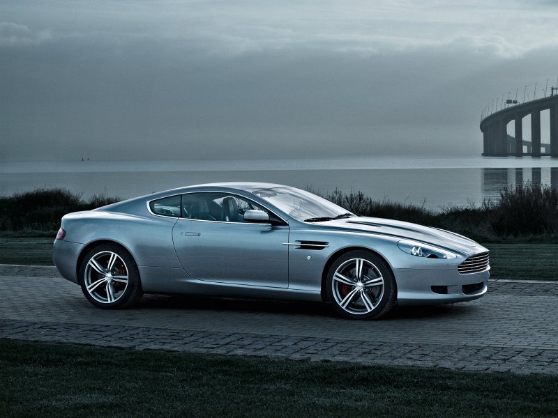 Астон Мартин db9 Coupe