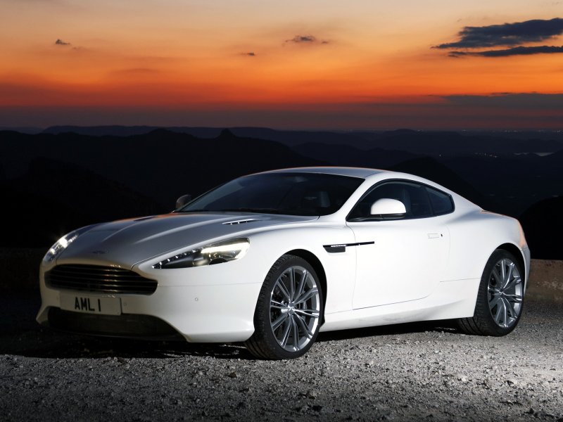 Машина Aston Martin db9