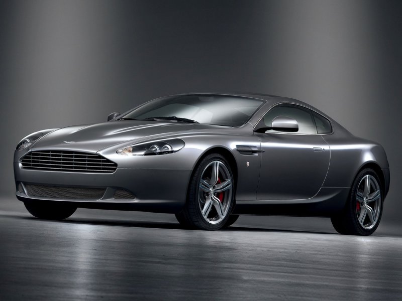 Машина Aston Martin db11