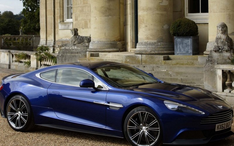 Aston Martin v8 Vantage 2015