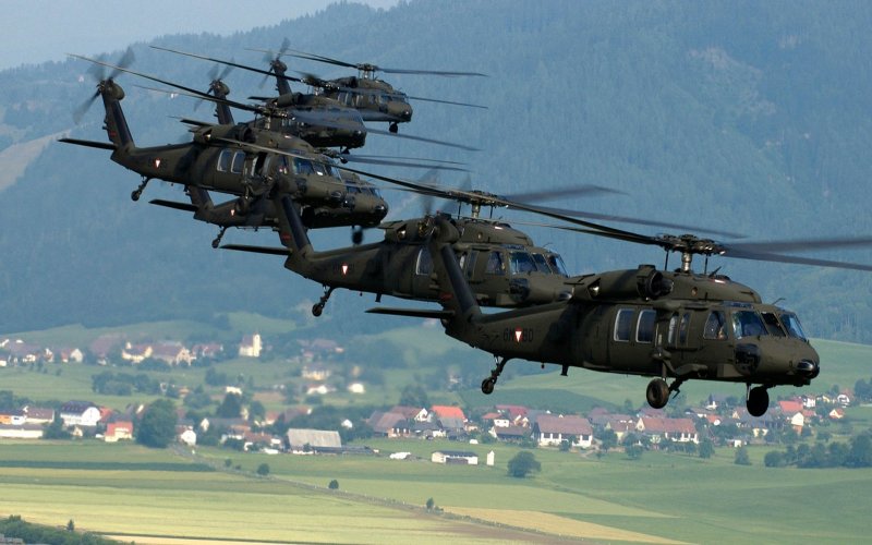 Sikorsky uh-60 Black Hawk