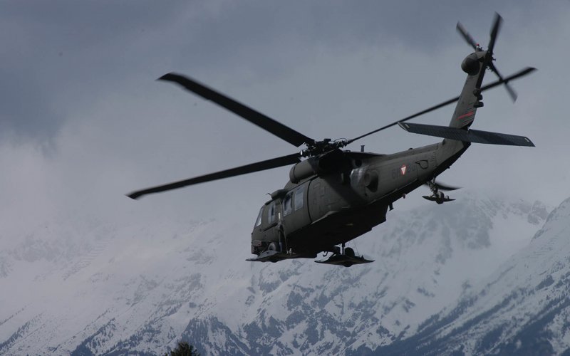 Вертолёт uh-60 Black Hawk