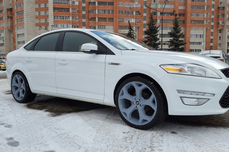 Ford Mondeo r17 белый