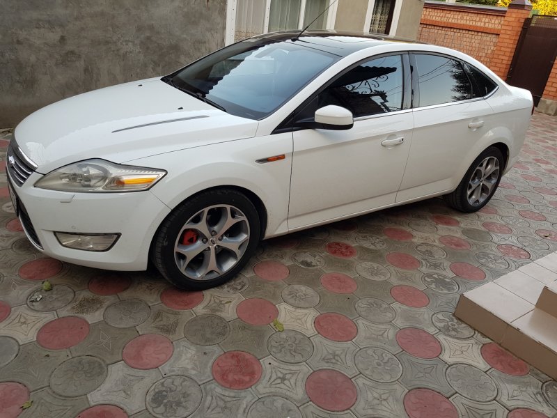 Ford Mondeo r17 белый
