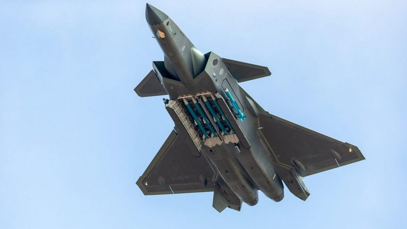 J-20 истребитель пятого поколения