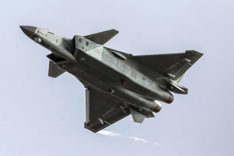 Китайский j-20