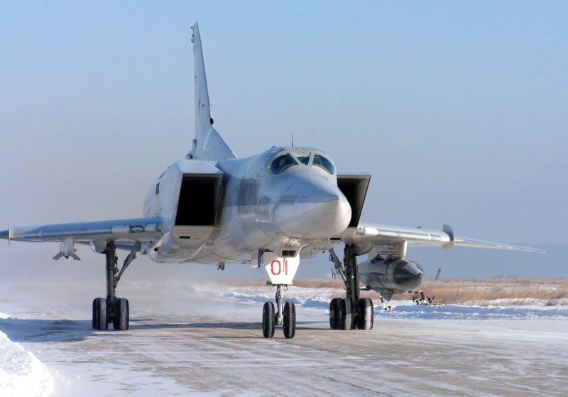 Дальний бомбардировщик ту-22м