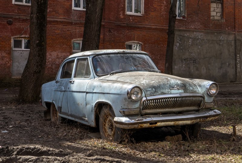 Ржавые автомобили ГАЗ 21 Волга