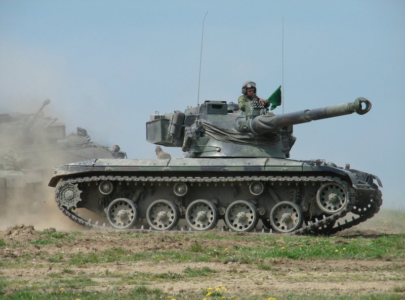 Французские танки АМХ 13 90