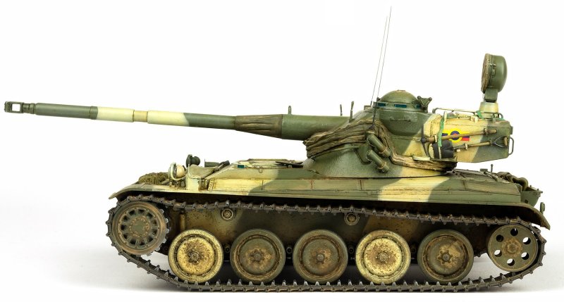 Танк АМХ 13/90 модель 1/35