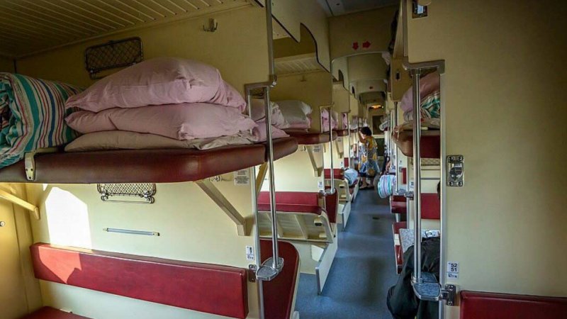 Вагон внутри плацкарт 102й
