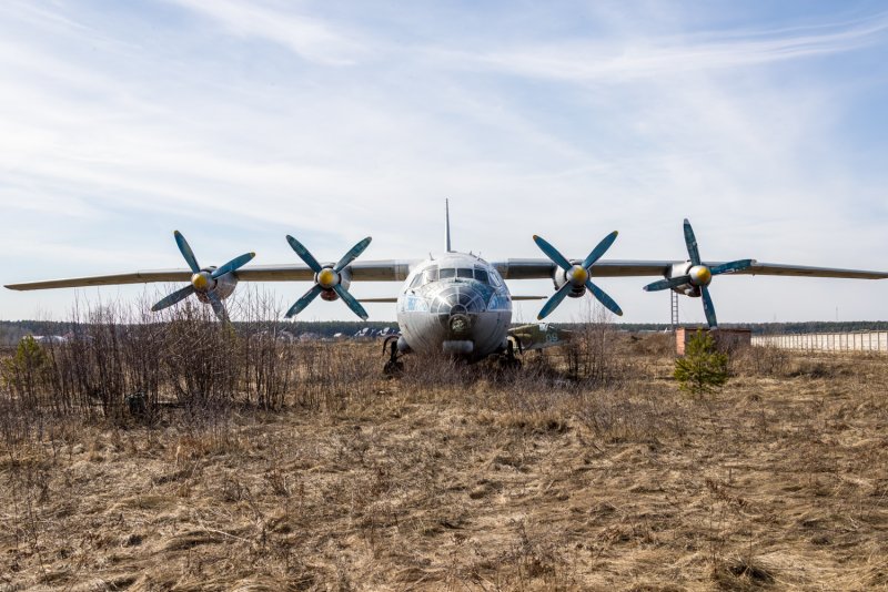 АН-10 Монино