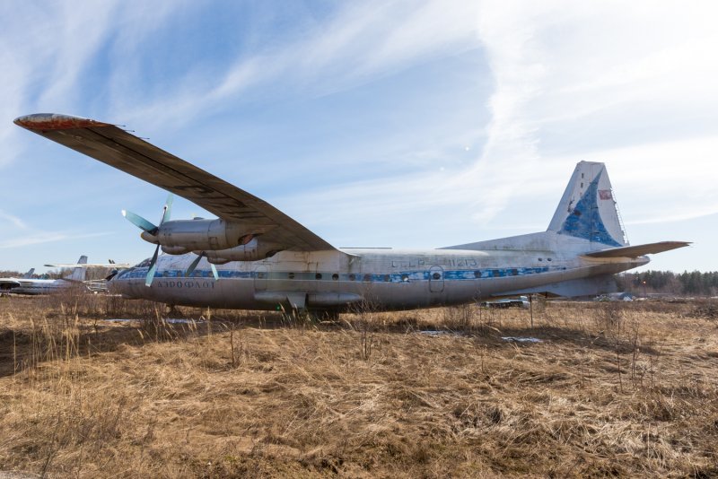 АН-10 Монино