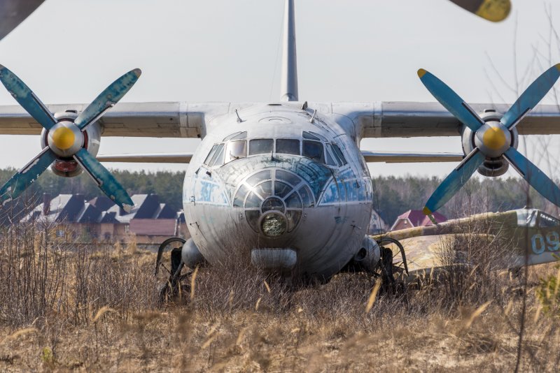 АН-10 салон