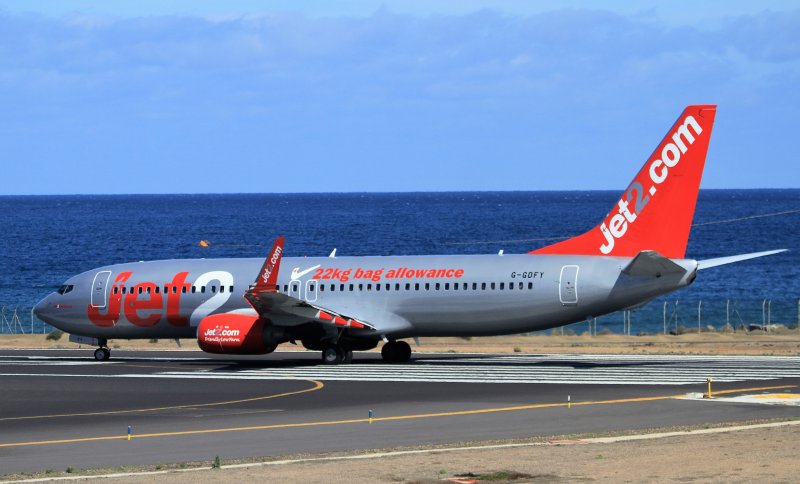 B737 jet2