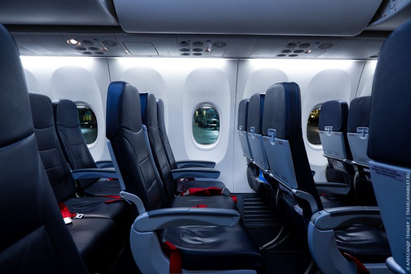 Boeing 737-800 салон