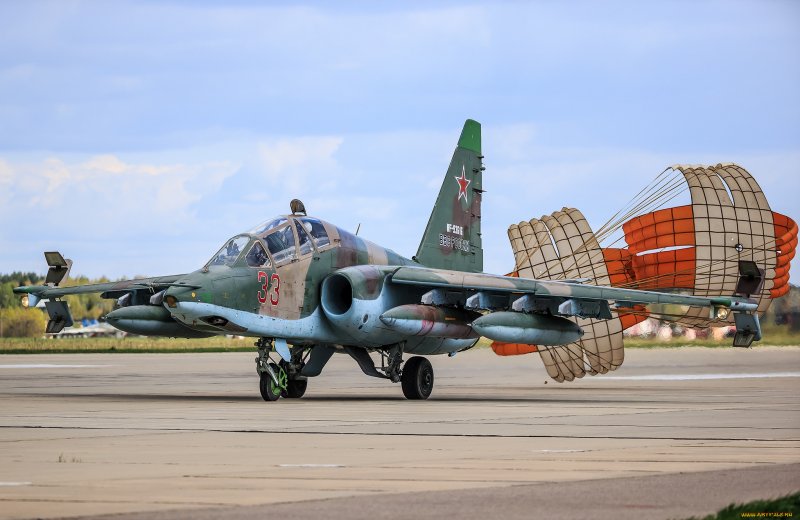 Самолёт Су-25уб