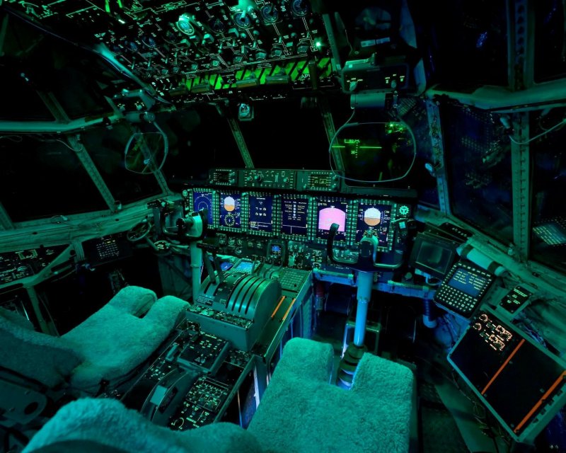 C-130 кабина