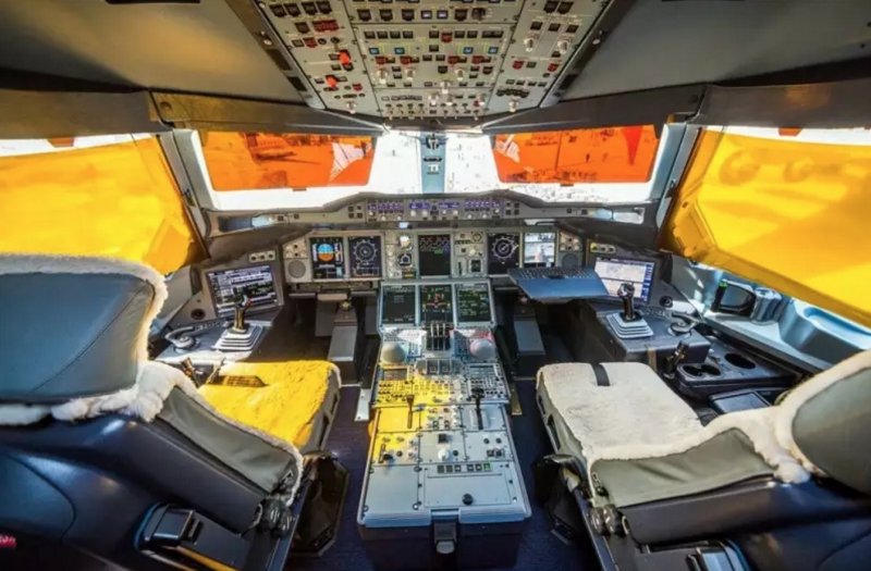 А380 кабина пилотов