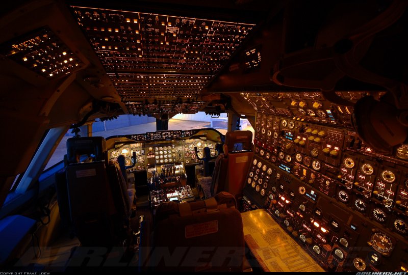 Боинг 747 200 кабина