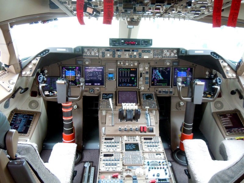 Boeing 747 кабина пилотов