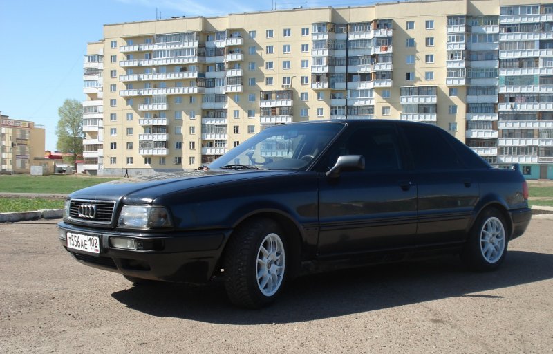 Audi 80 b4 черная