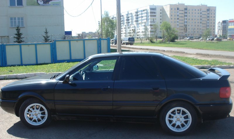 Audi 80 черная