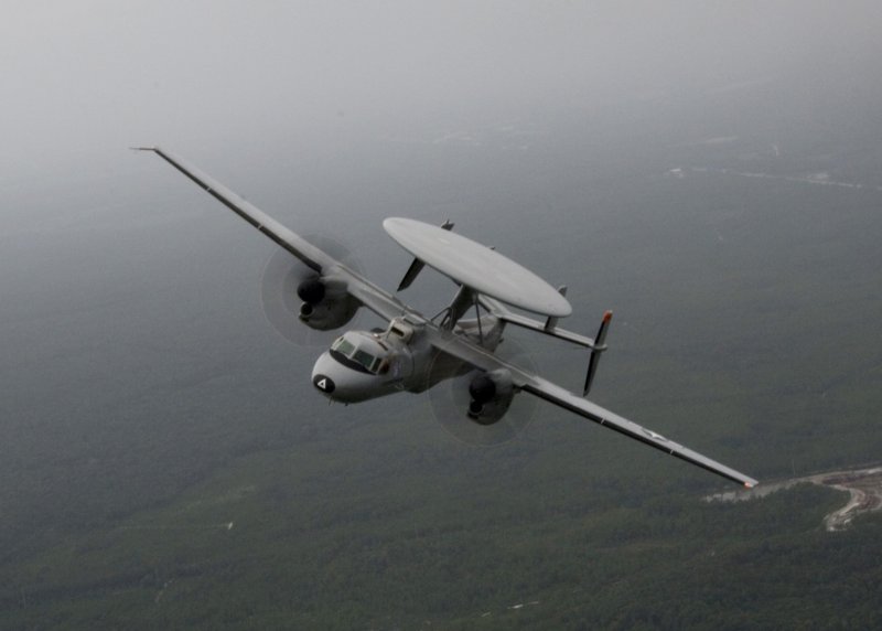 E-2 Hawkeye самолет