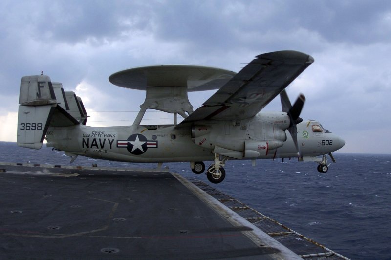 E-2 Hawkeye самолет