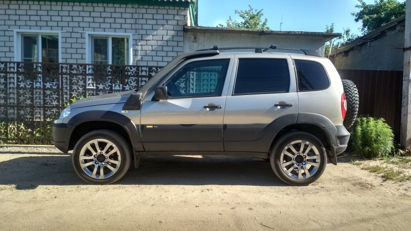 Chevrolet Niva на 17 колесах