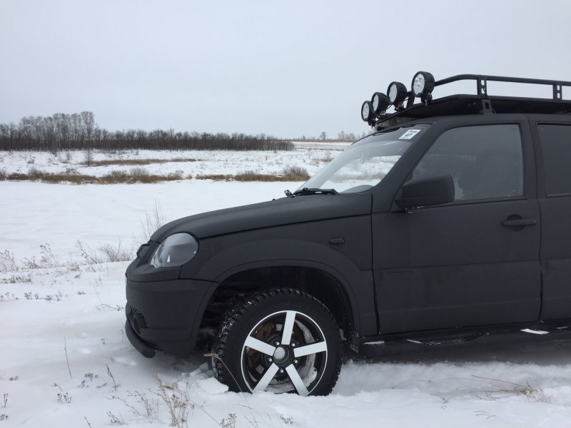 245/45 R18 на ниву