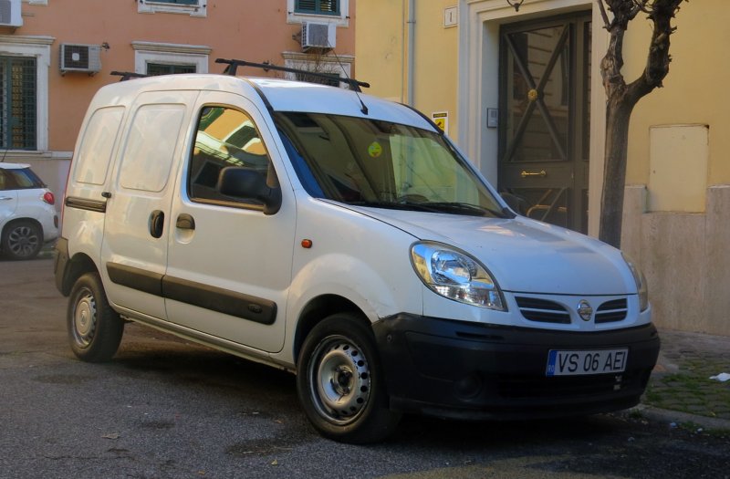 Машина машина Kangoo Nissan Kubistar