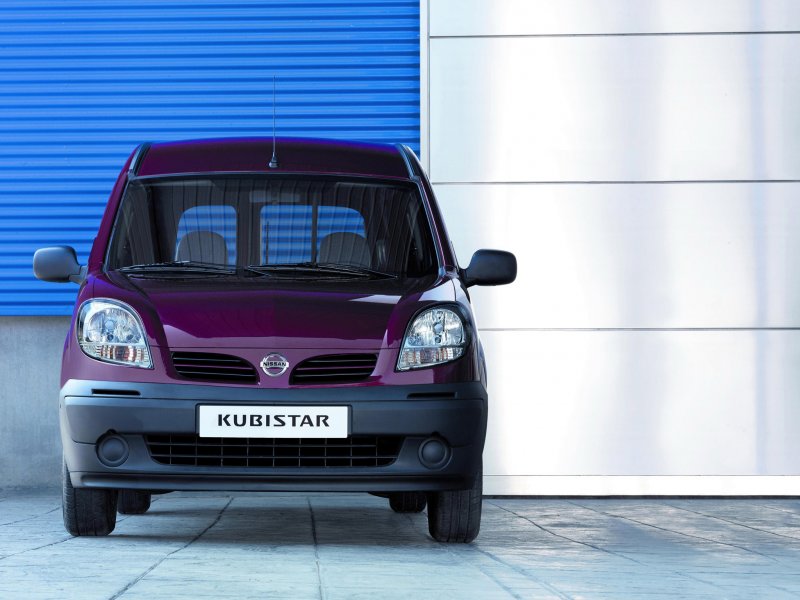 Nissan Кубистар