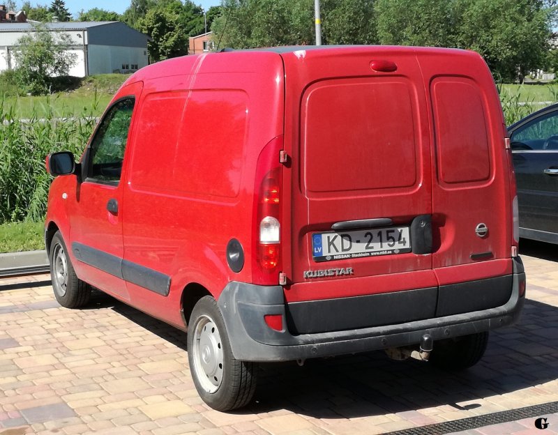 Машина машина Kangoo Nissan Kubistar
