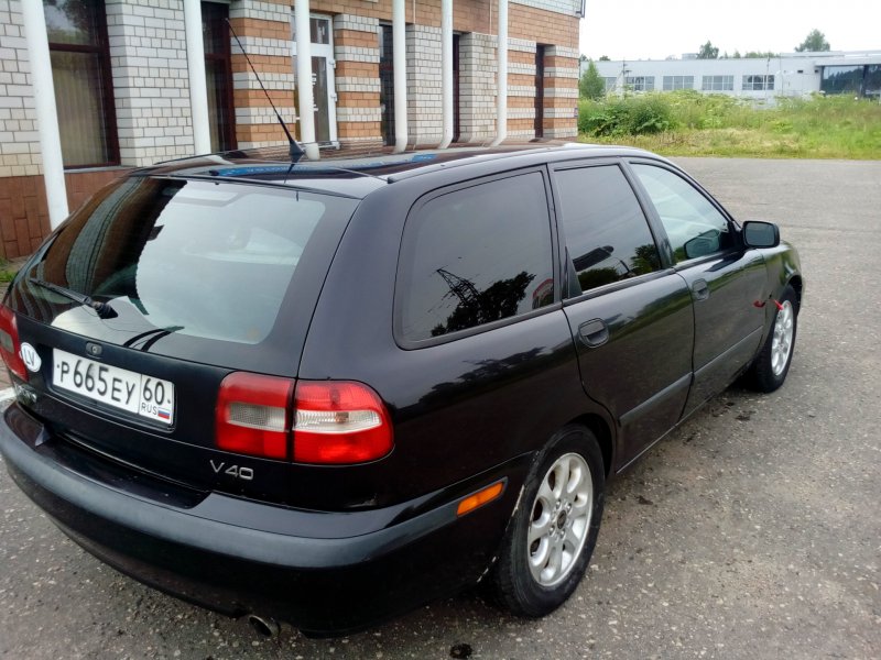Вольво v40 2000г