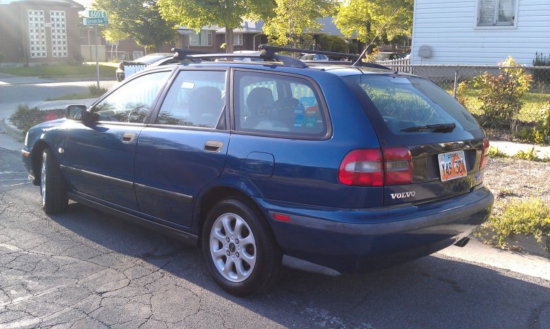 Volvo v40 2001
