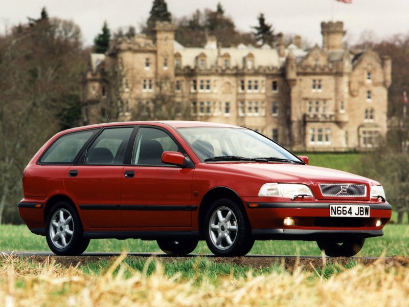 Volvo v40 2000