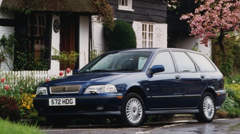 Volvo v40 1